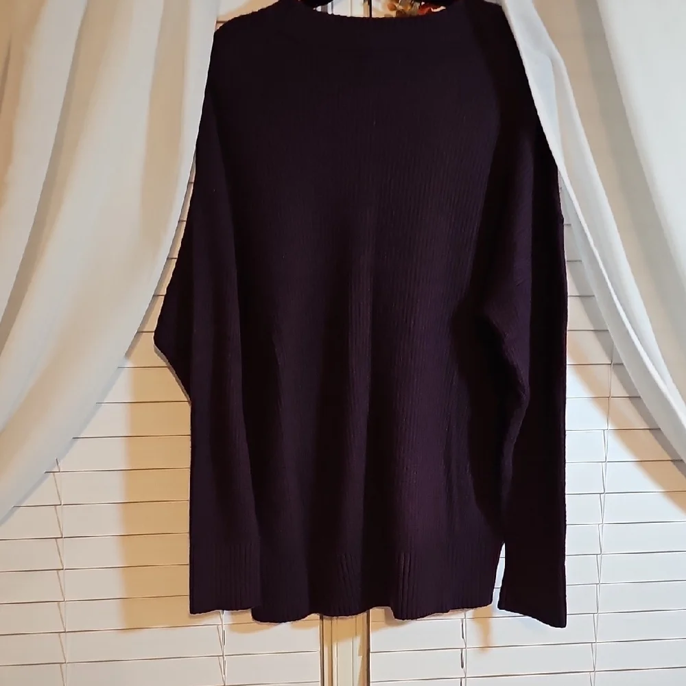 Old Navy Men's Dark Purple Crewneck Sweater - Picture 6 of 6